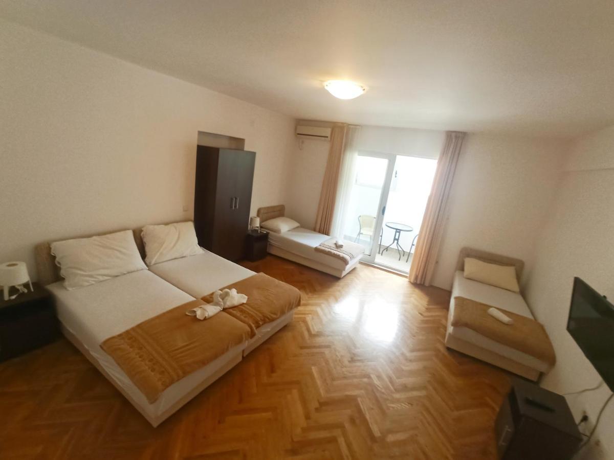 Apartments Mitende Budva Bagian luar foto