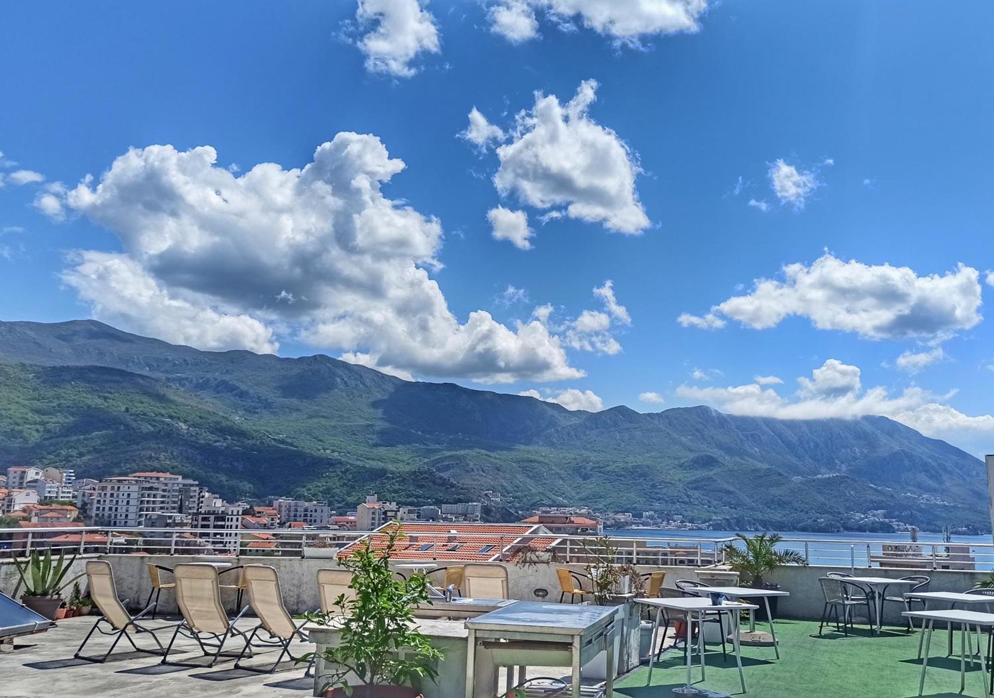Apartments Mitende Budva Bagian luar foto