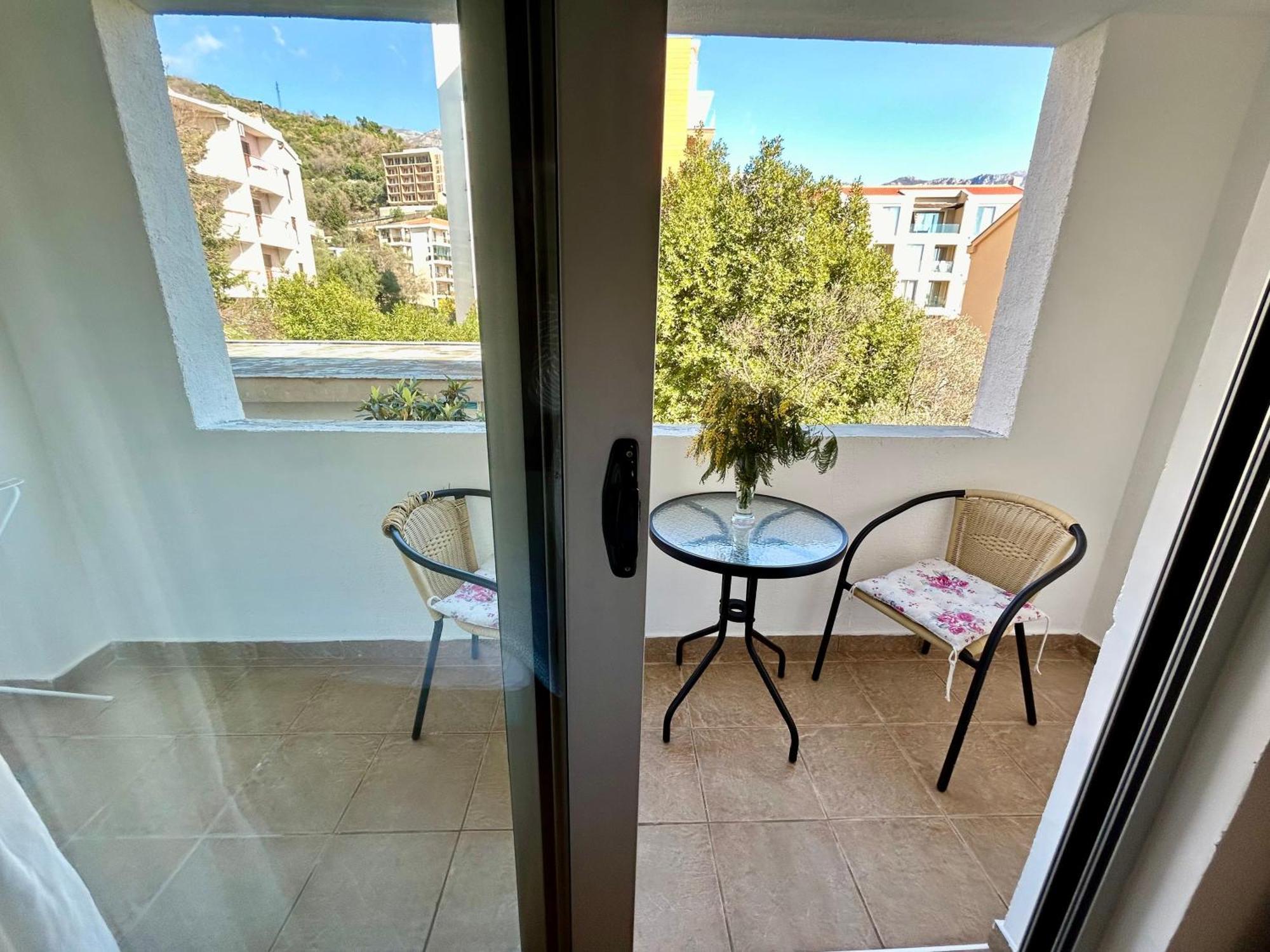Apartments Mitende Budva Bagian luar foto