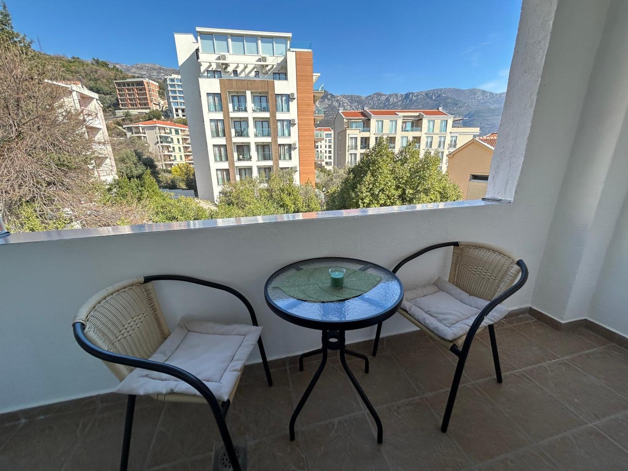 Apartments Mitende Budva Bagian luar foto