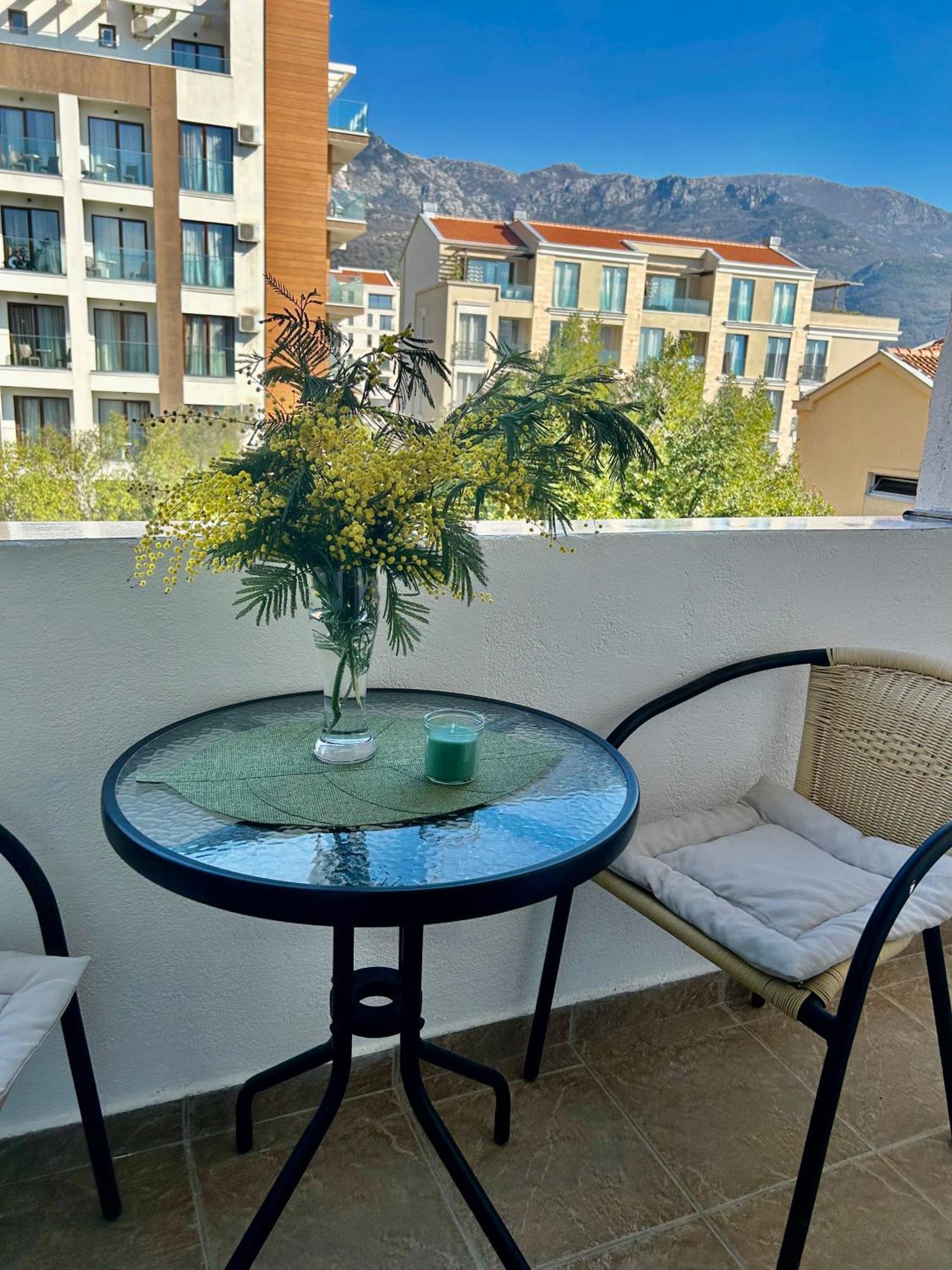 Apartments Mitende Budva Bagian luar foto