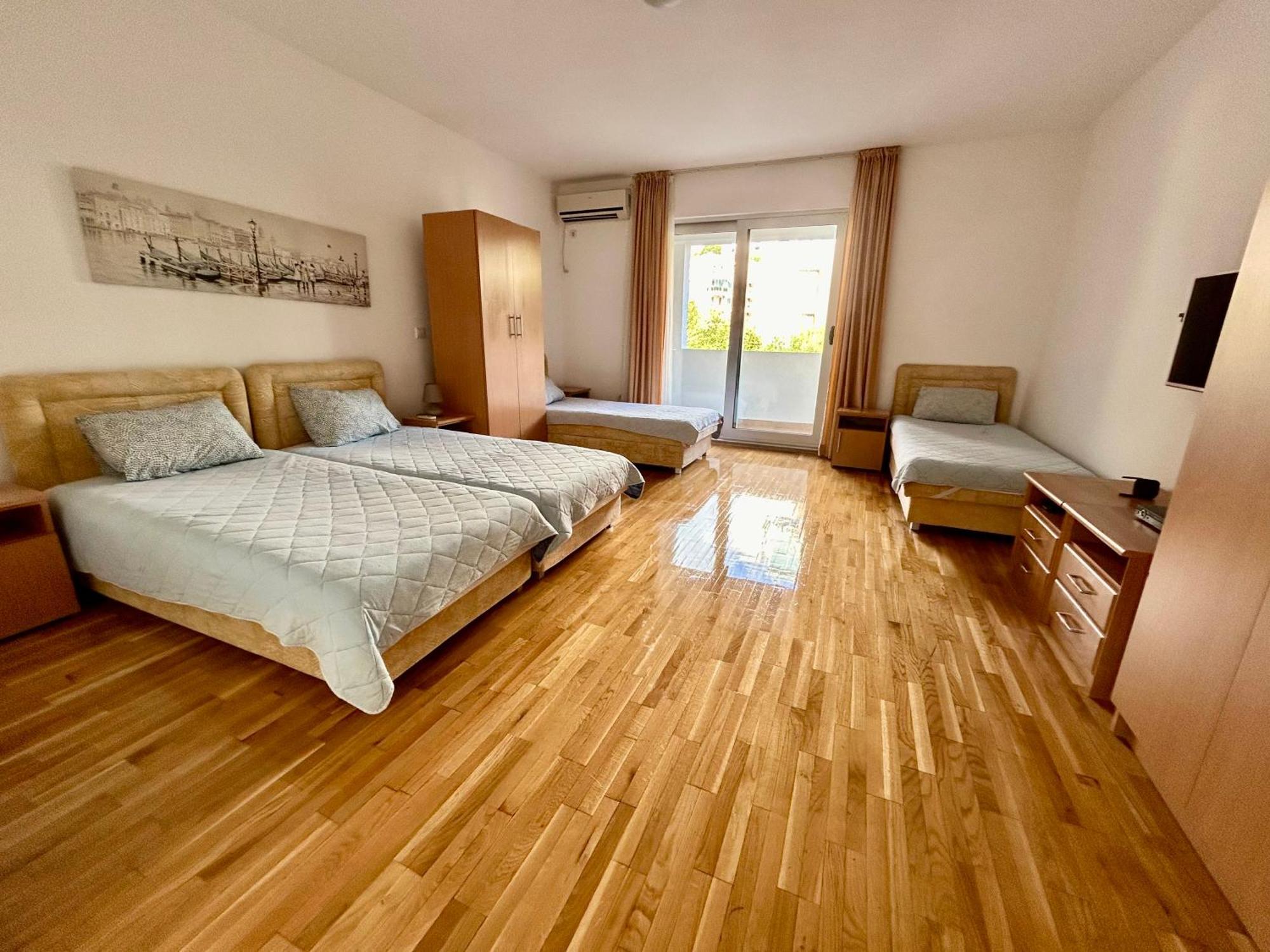 Apartments Mitende Budva Bagian luar foto
