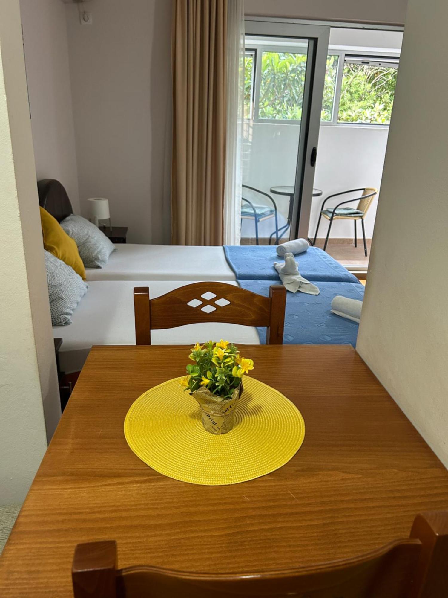 Apartments Mitende Budva Bagian luar foto