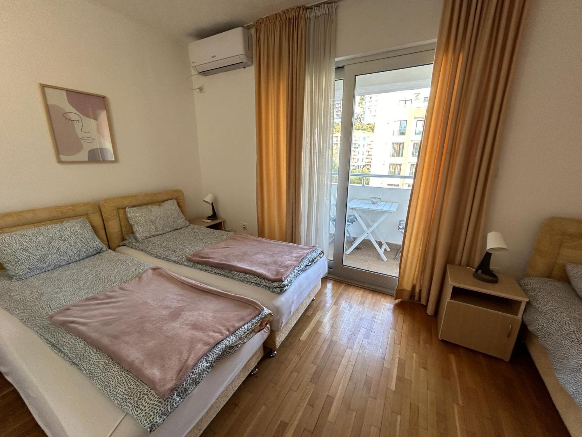 Apartments Mitende Budva Bagian luar foto