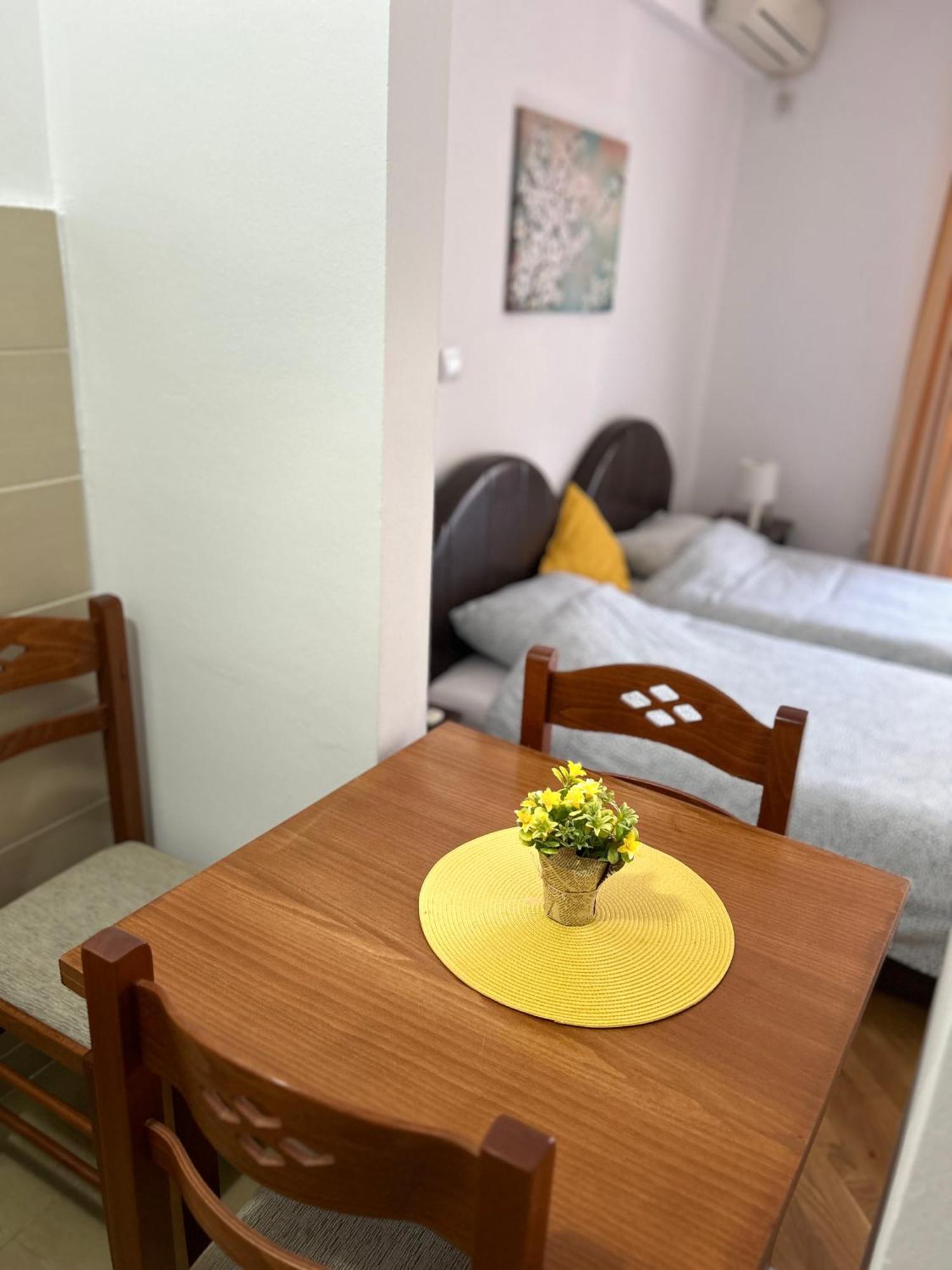 Apartments Mitende Budva Bagian luar foto