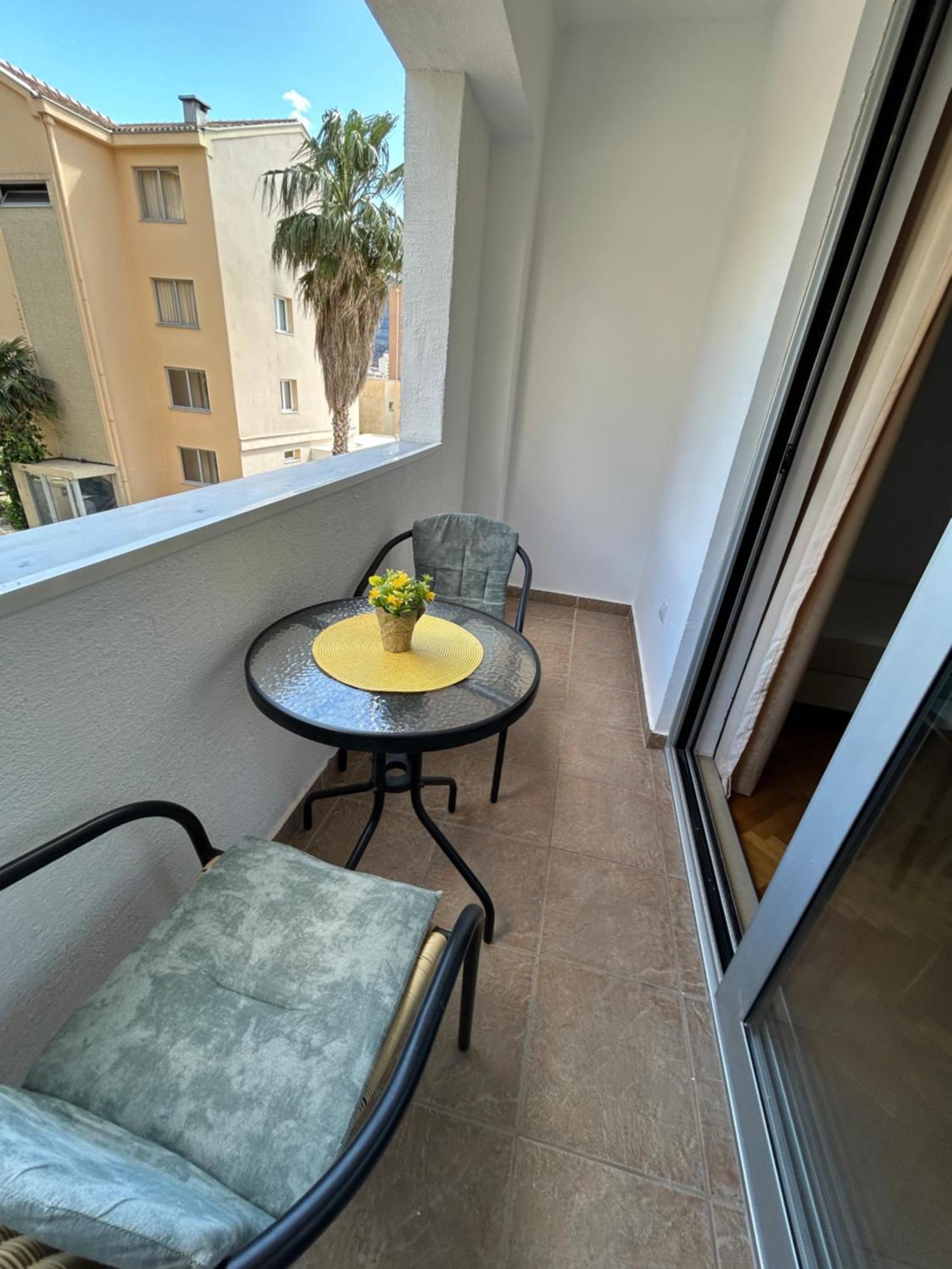 Apartments Mitende Budva Bagian luar foto