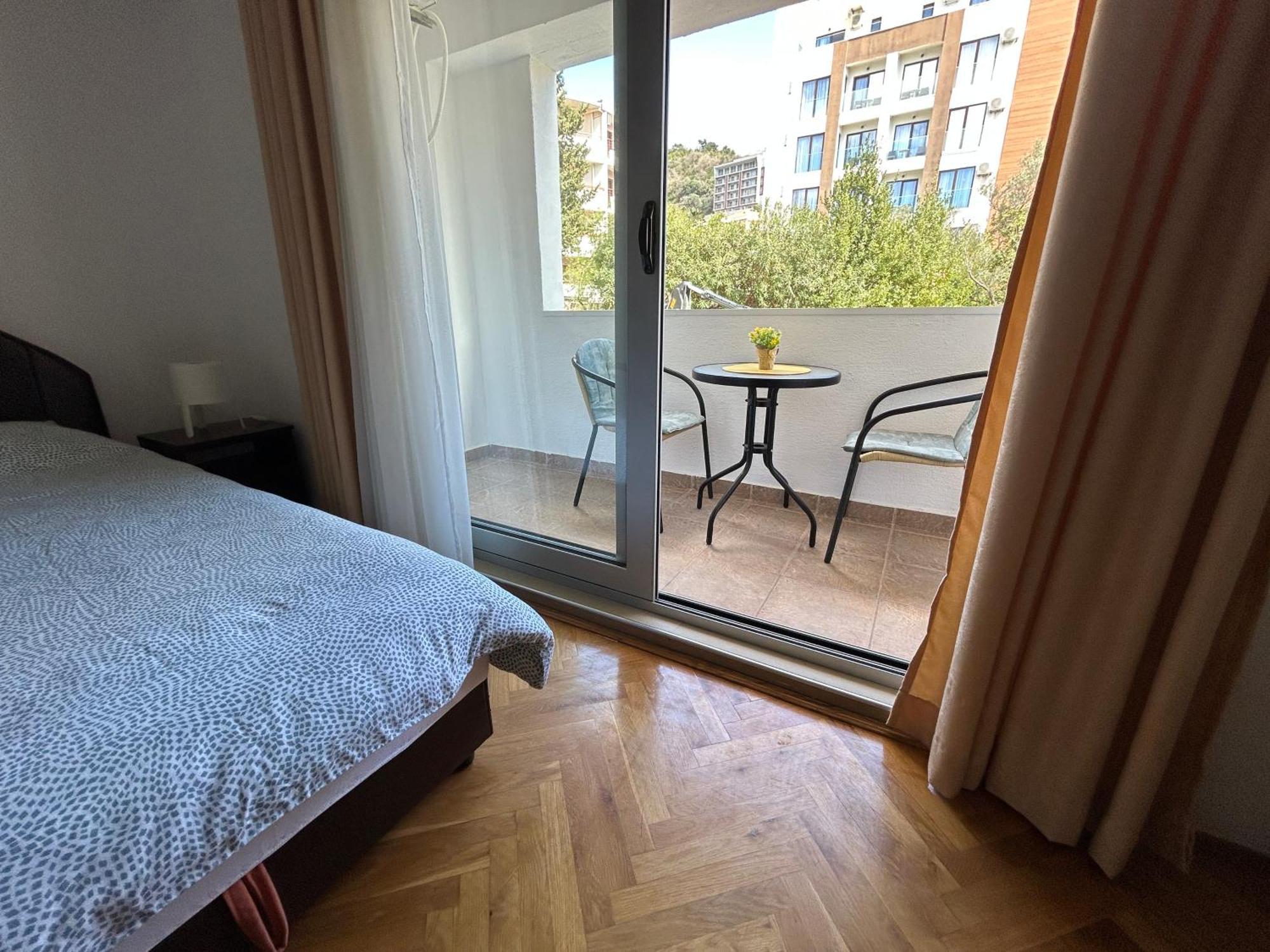 Apartments Mitende Budva Bagian luar foto